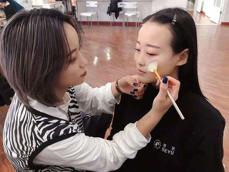 化妆培训班,哈尔滨化妆学校,哈尔滨学化妆